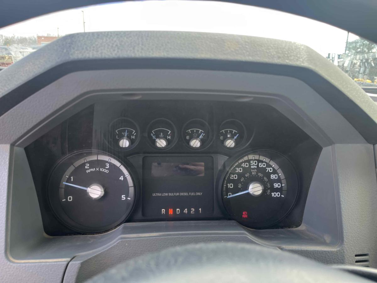 2015 Ford F750-9