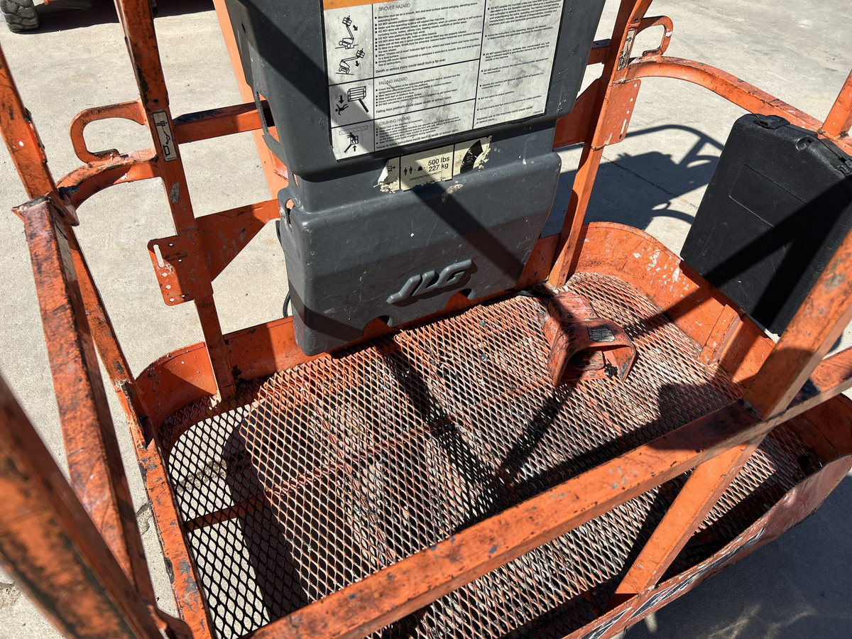 2018 JLG E400AJPN-10