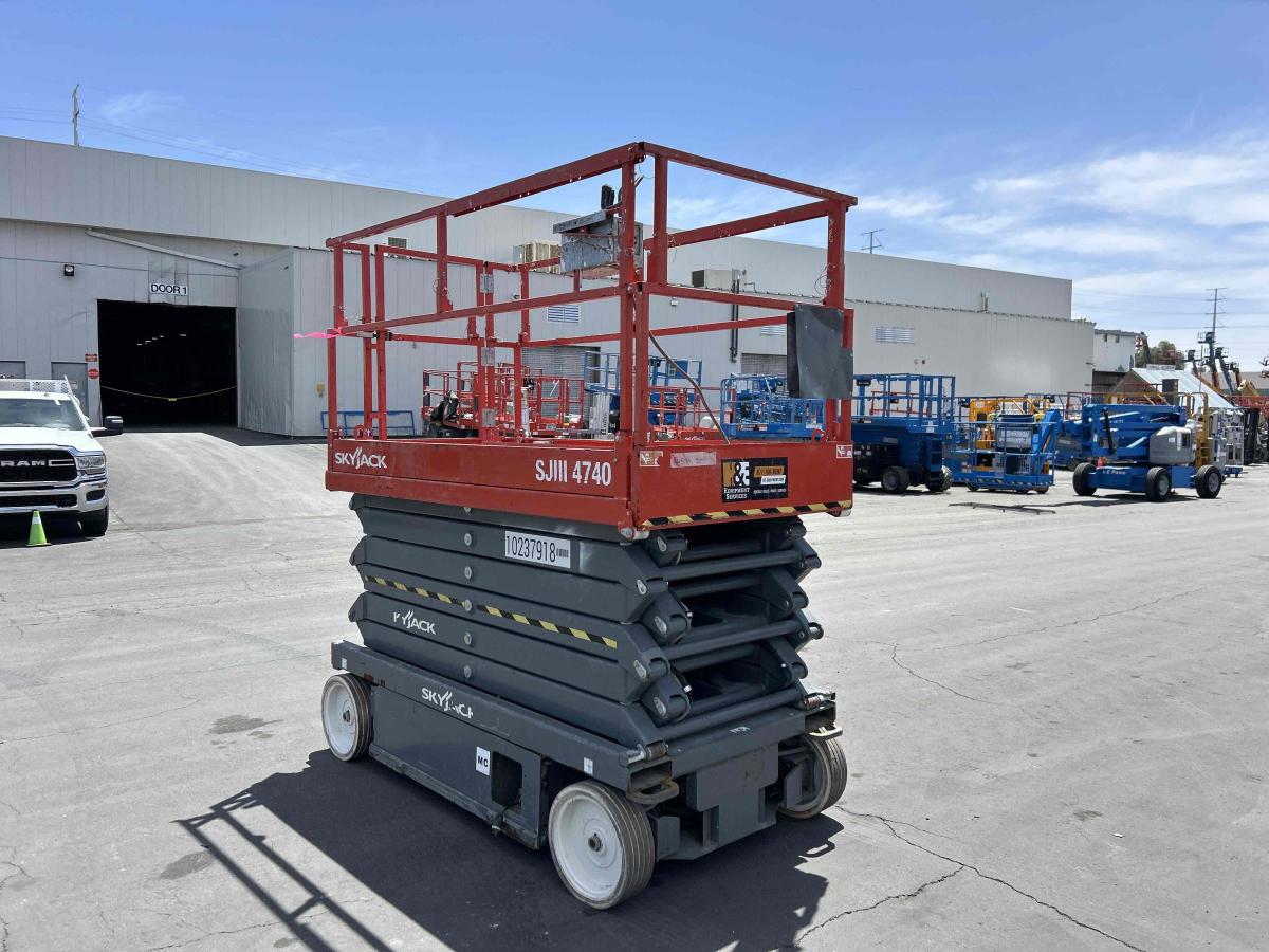 2018 Skyjack SJ4740