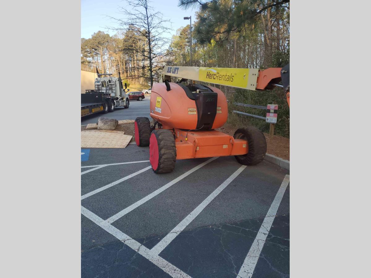 2014 JLG 600AJ