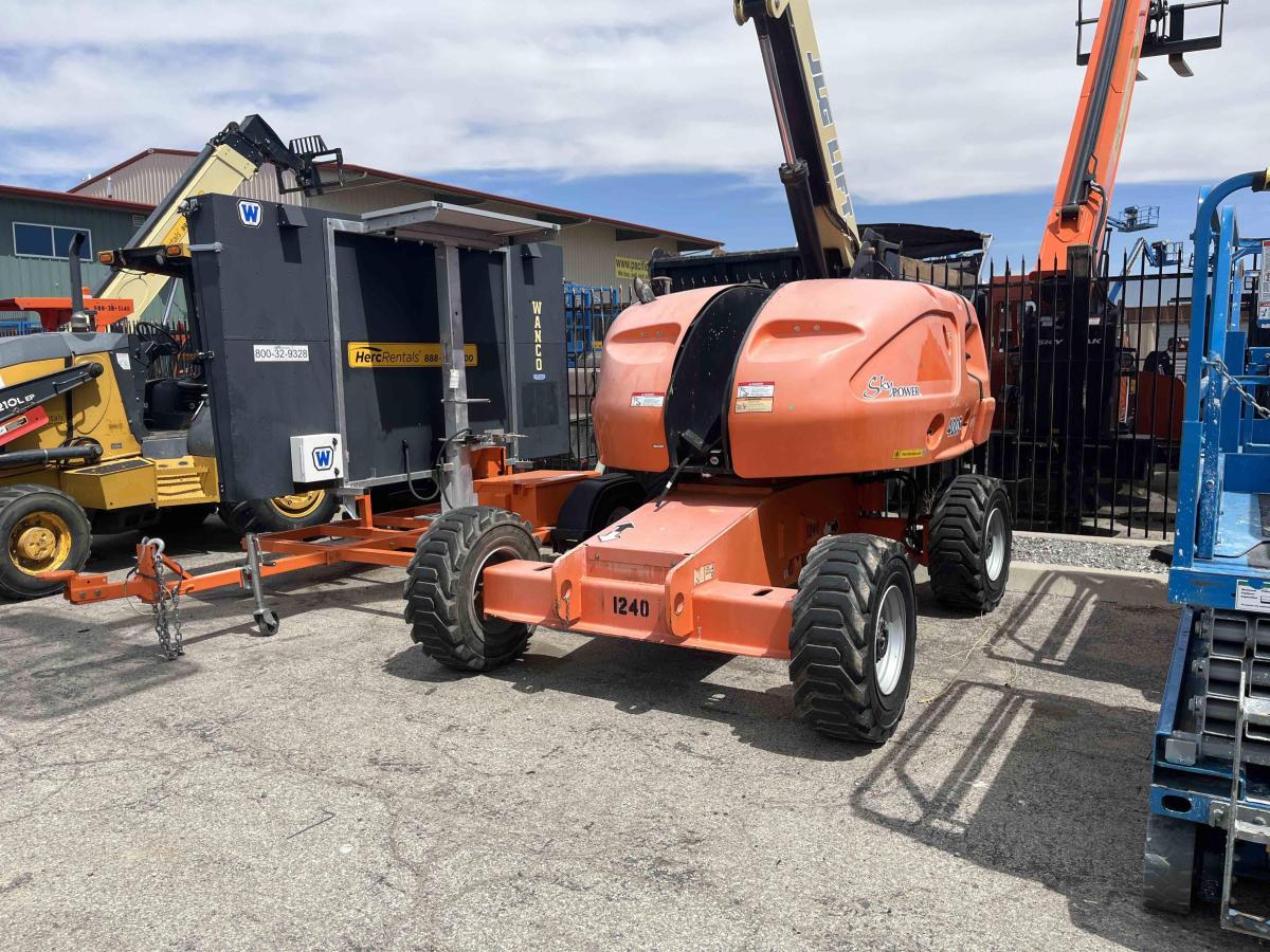 2016 JLG 400S