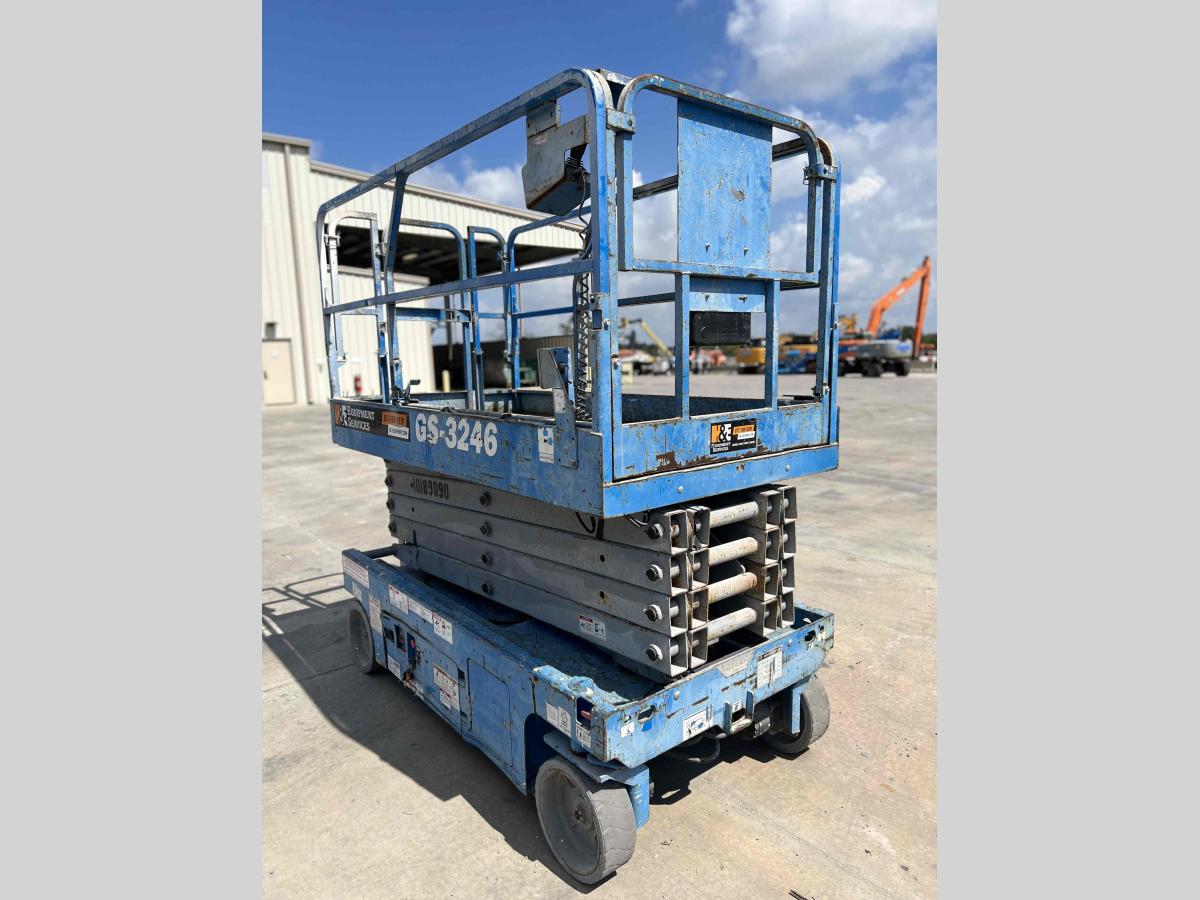 2016 Genie GS-3246