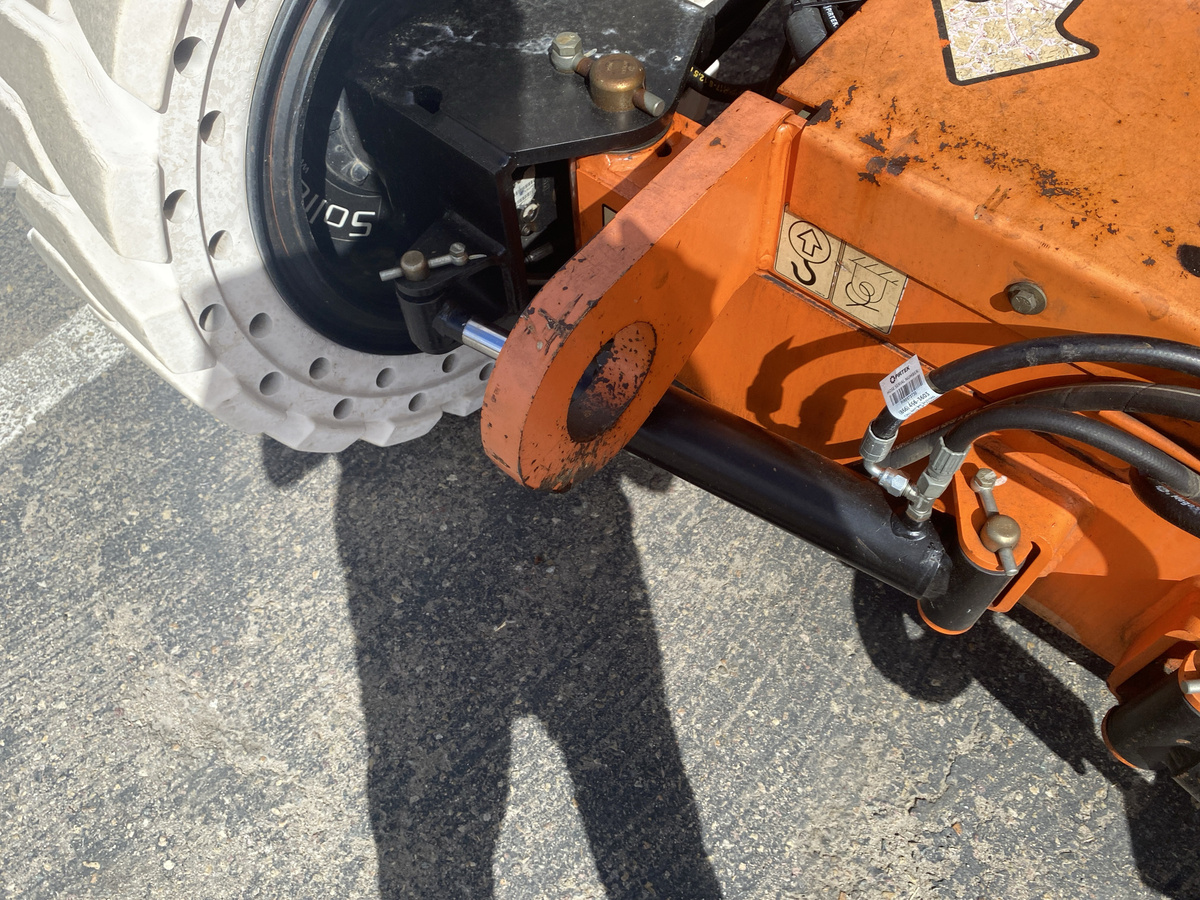 2015 JLG 600AJN Narrow-10