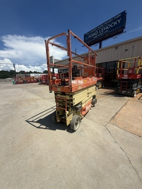 2016 JLG 2630ES