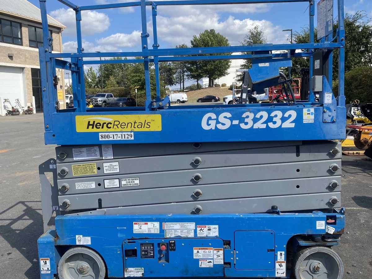 2017 Genie GS-3232-4
