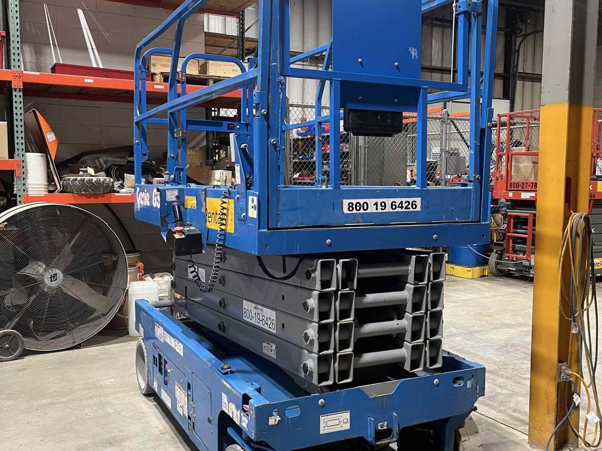2018 Genie GS-3246