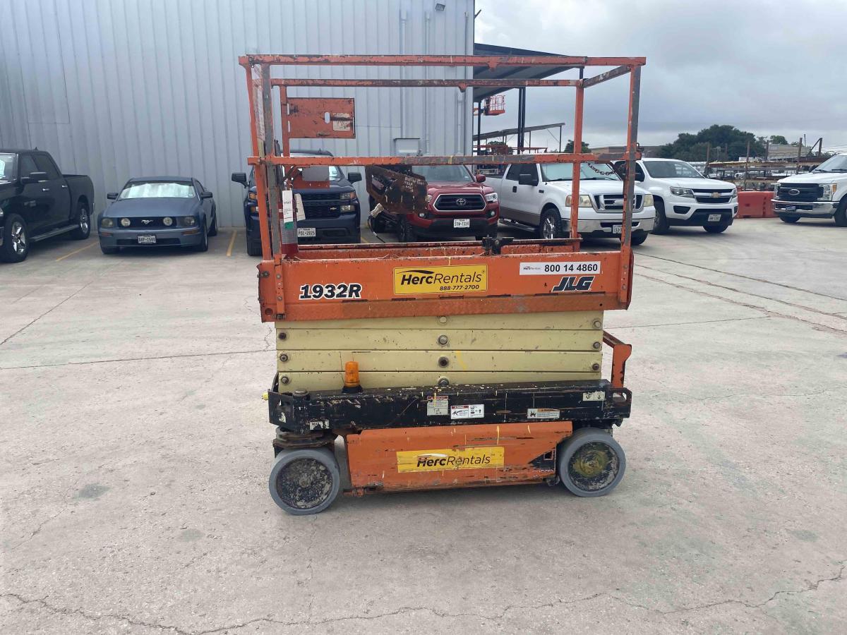 2017 JLG 1932R-10