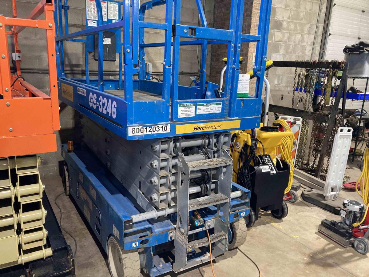 2016 Genie GS-3246