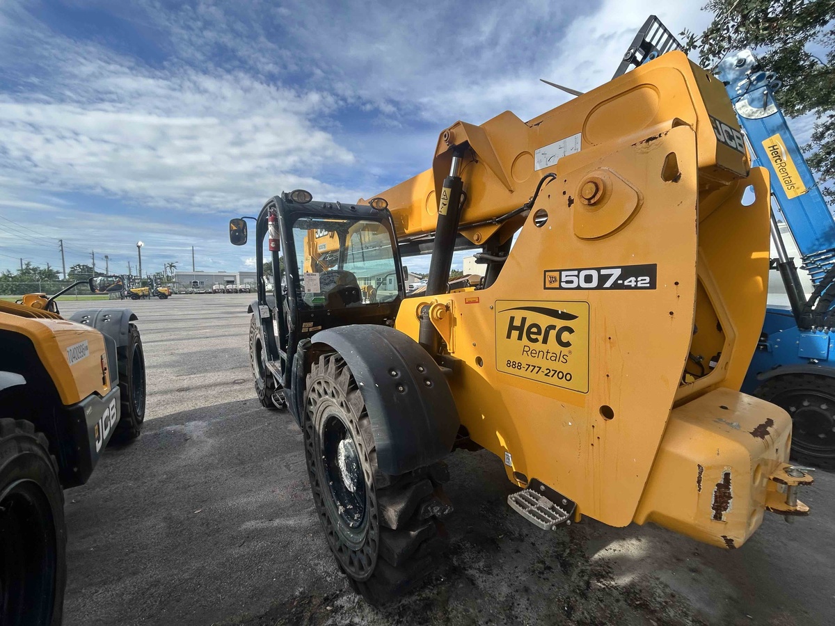 2022 JCB 507-42-4