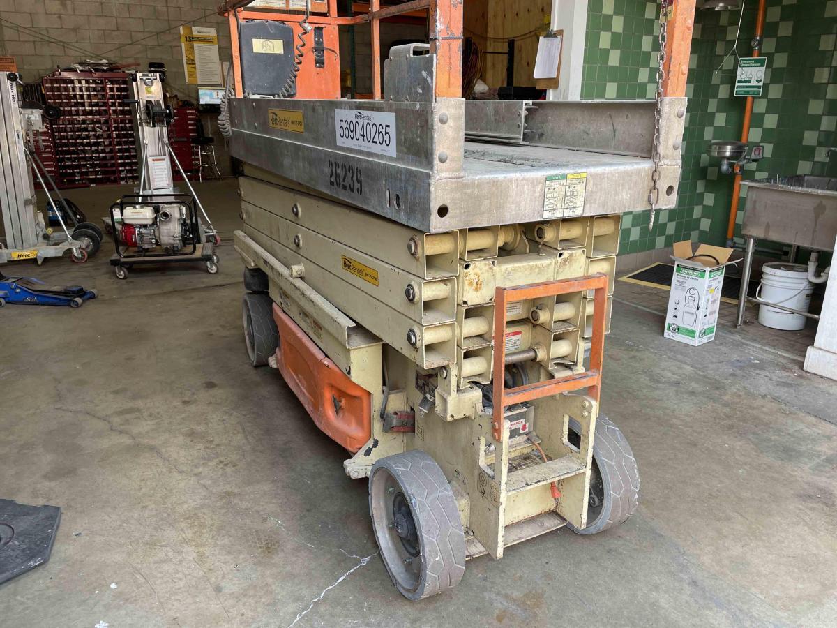 2010 JLG 2630ES