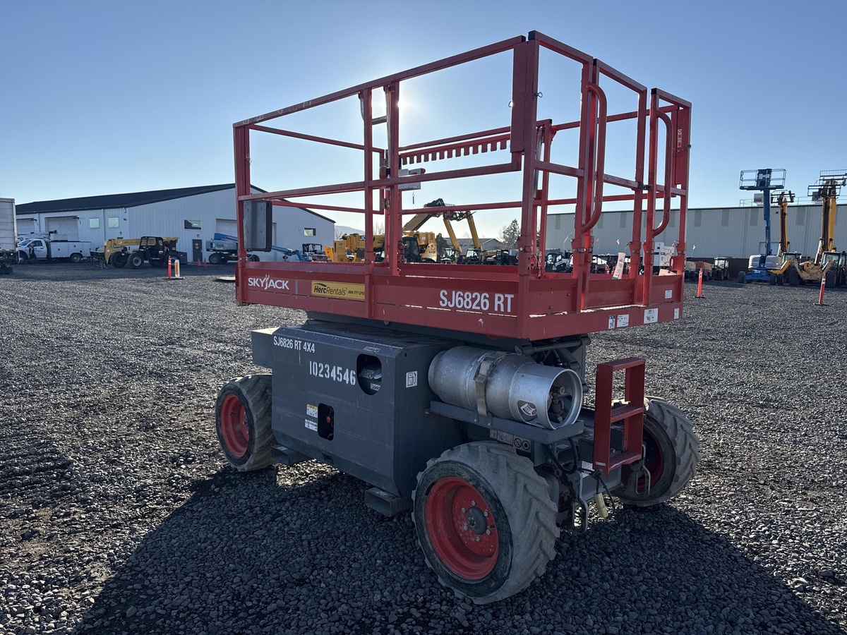 2017 Skyjack SJ-6826RT-4