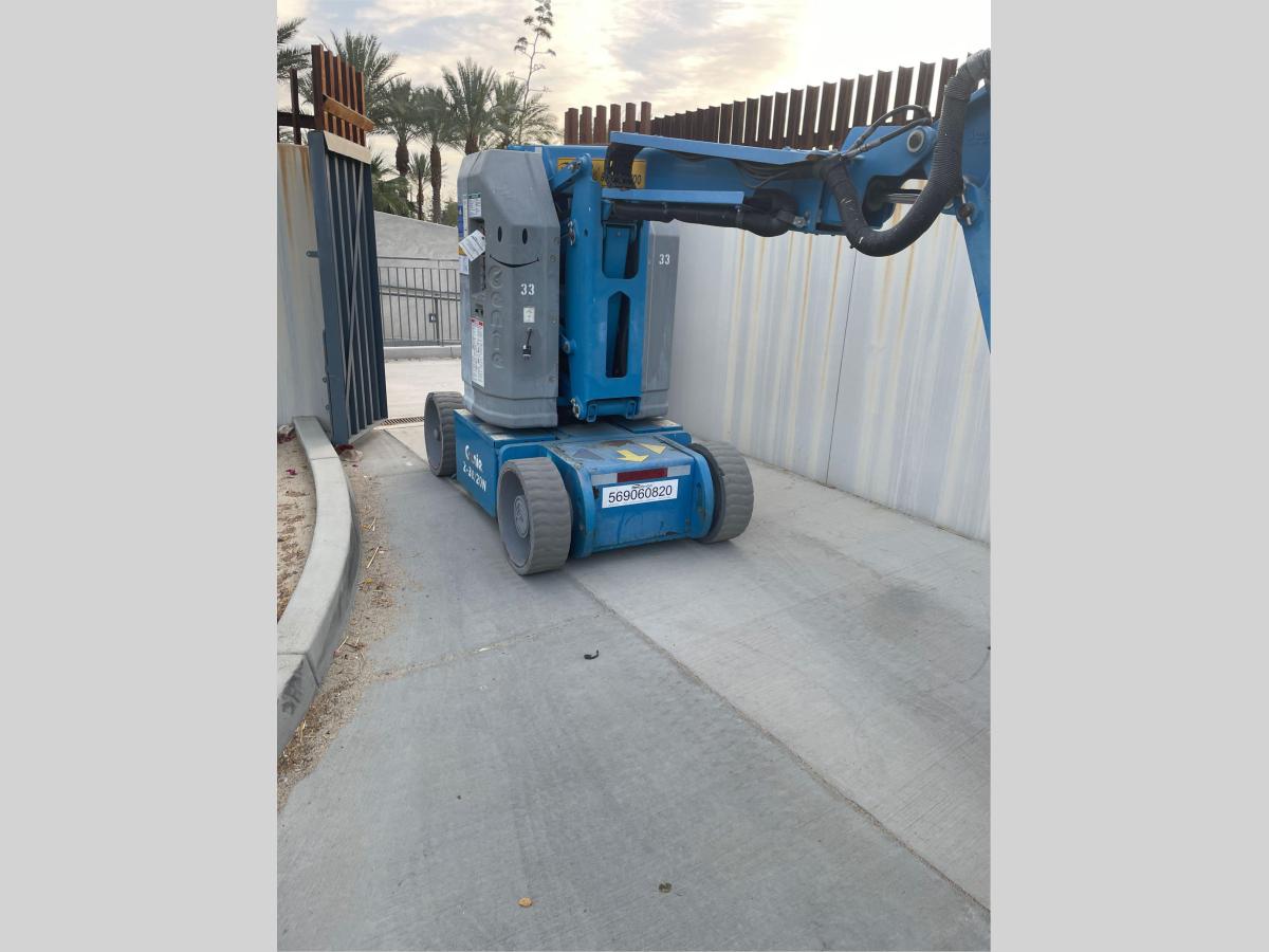 2011 Genie Z-30/20 N