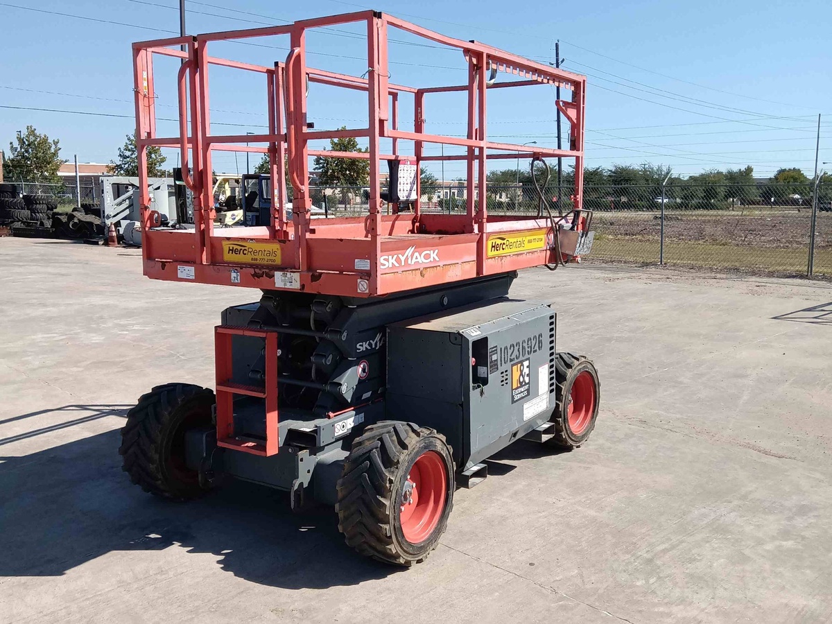 2018 Skyjack SJ-6832RT-3