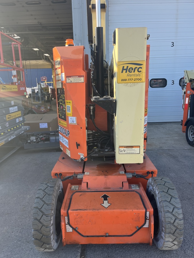 2015 JLG E300AJP-7