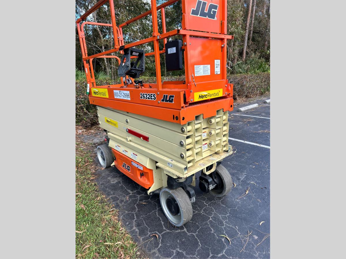 2018 JLG 2632ES