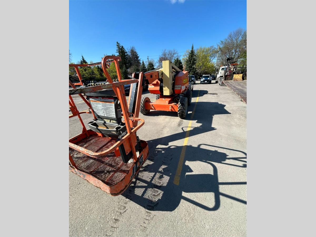 2017 JLG 340AJ-3
