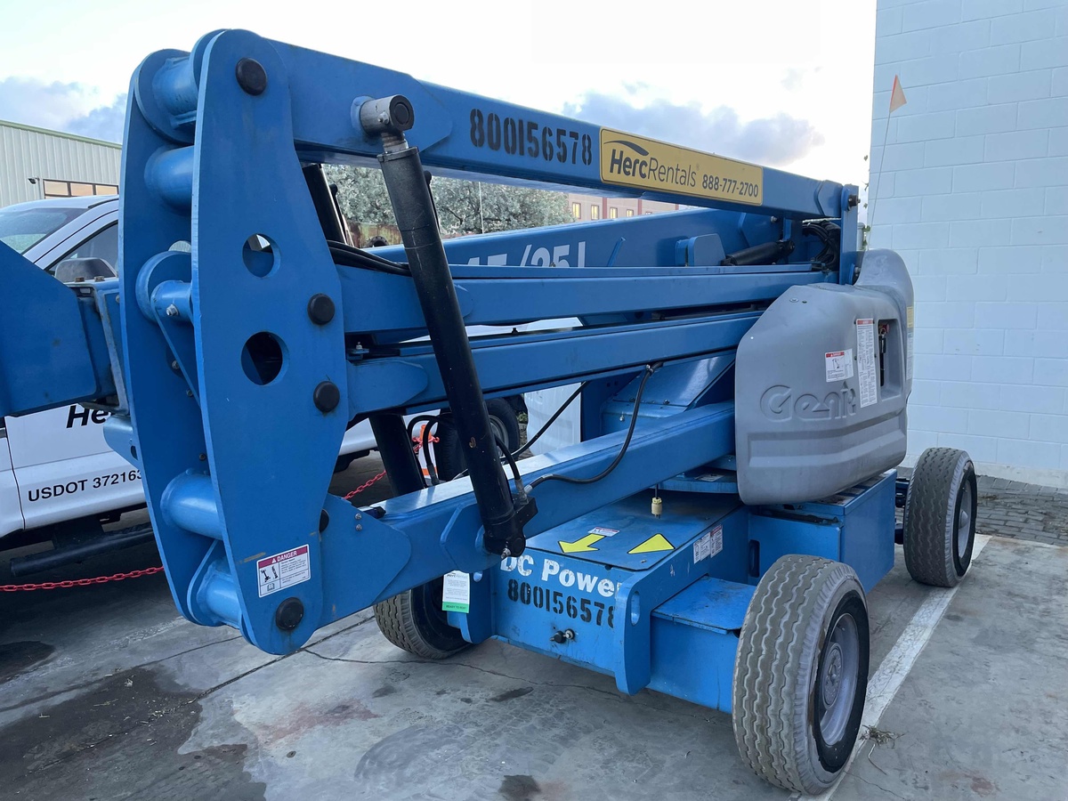 2017 Genie Z-45/25-2