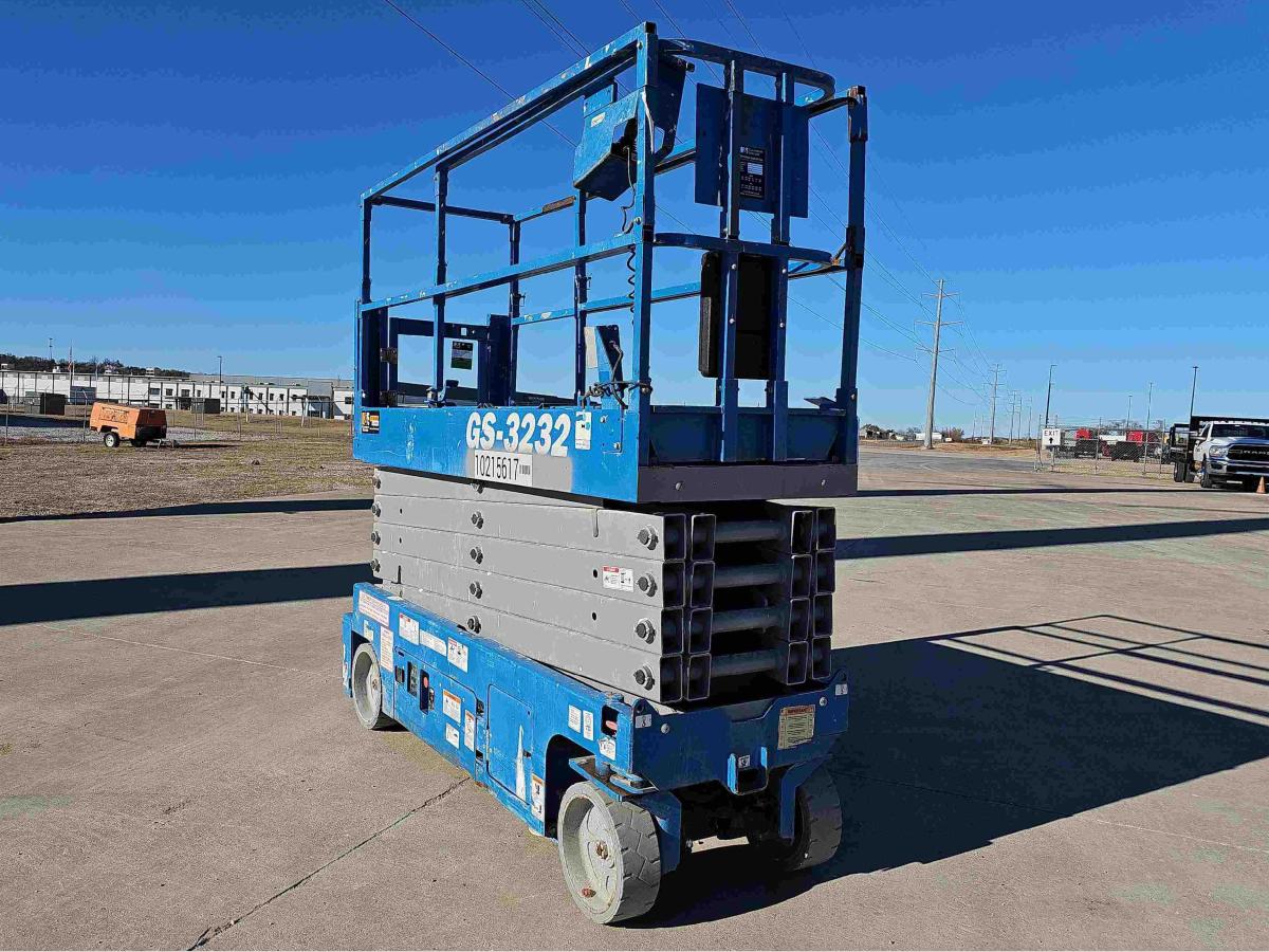 2017 Genie GS-3232-2