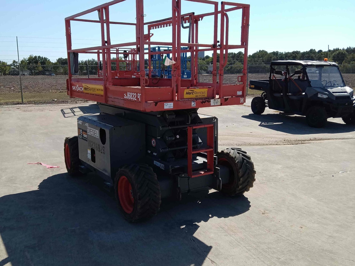 2018 Skyjack SJ-6832RT-7