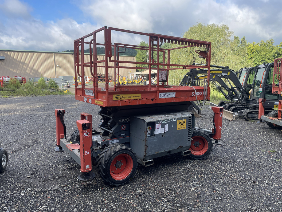 2019 Skyjack SJ-6832RT-3