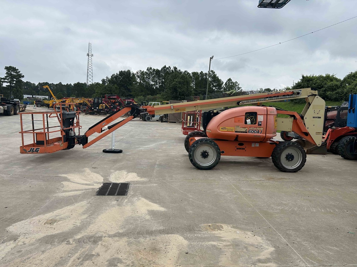2016 JLG 600AJ-7