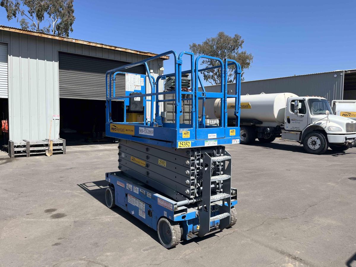2016 Genie GS-4047
