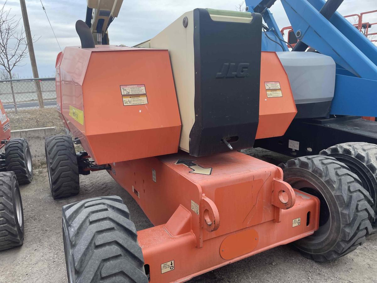 2015 JLG 800AJ