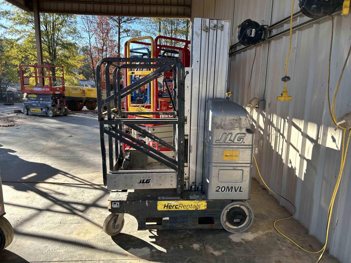 2018 JLG 20MVL