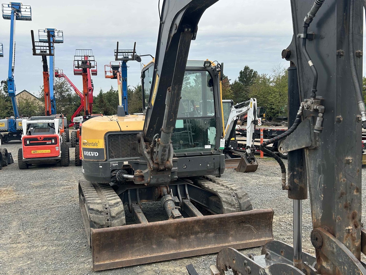 2021 Volvo ECR88D