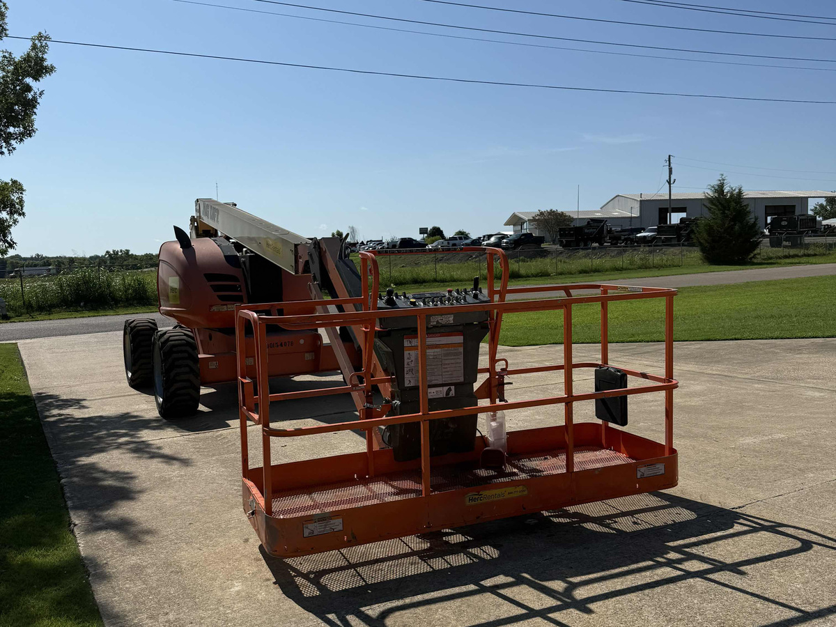 2017 JLG 600AJ-5