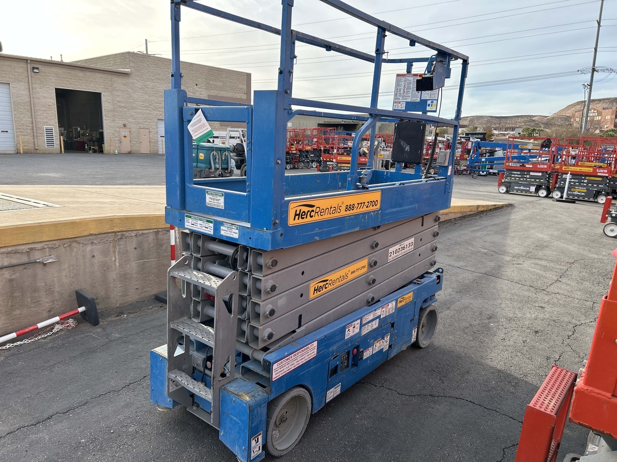 2017 Genie GS-3232-6