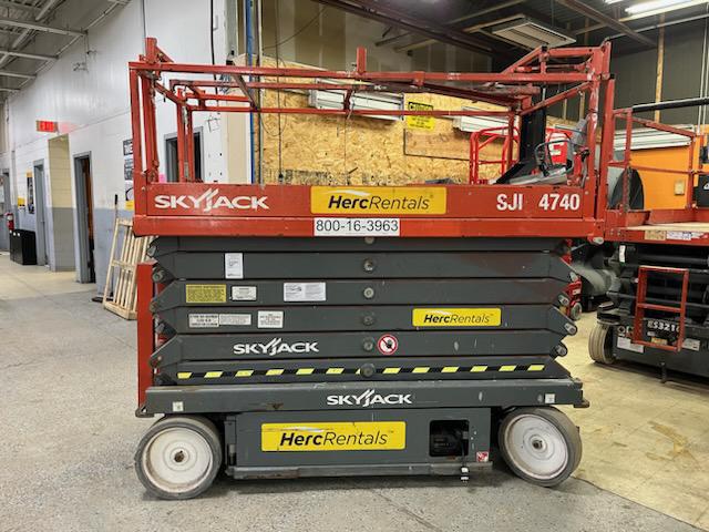 2017 Skyjack SJ4740