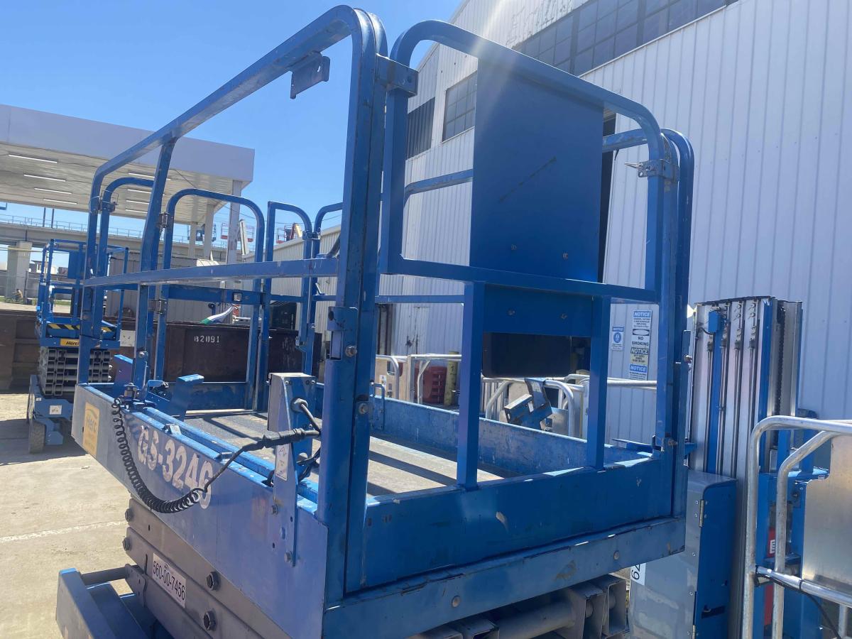 2015 Genie GS-3246