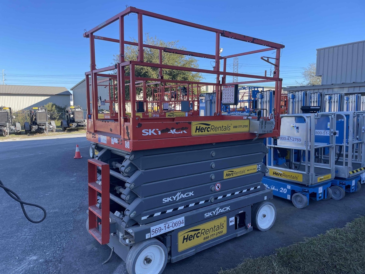 2017 Skyjack SJ4740-2