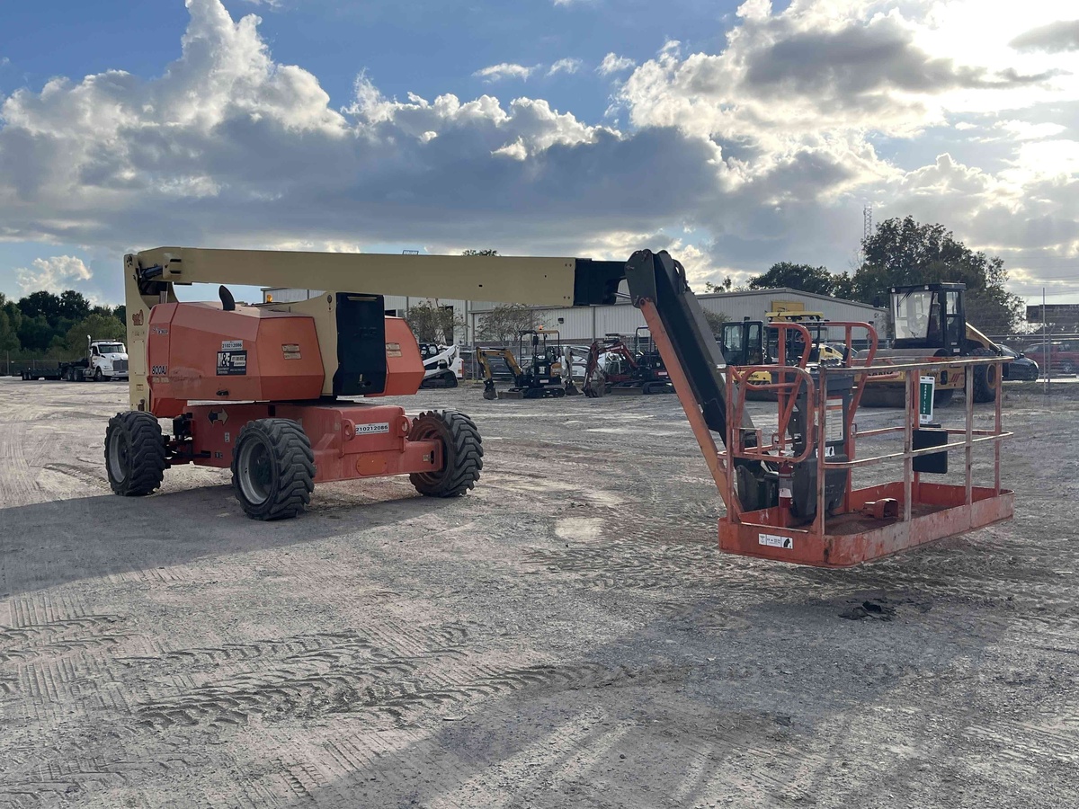 2017 JLG 800AJ-2
