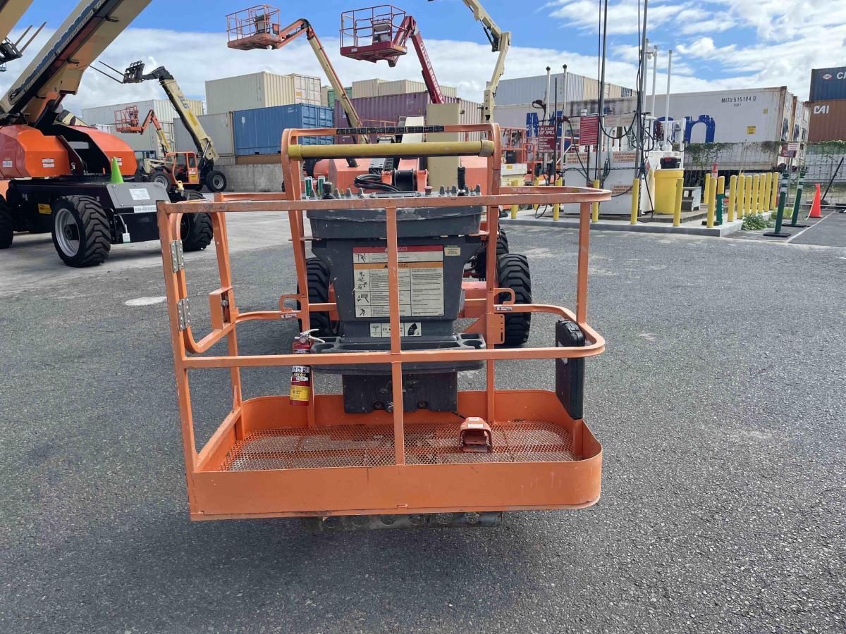 2017 JLG 340AJ-3