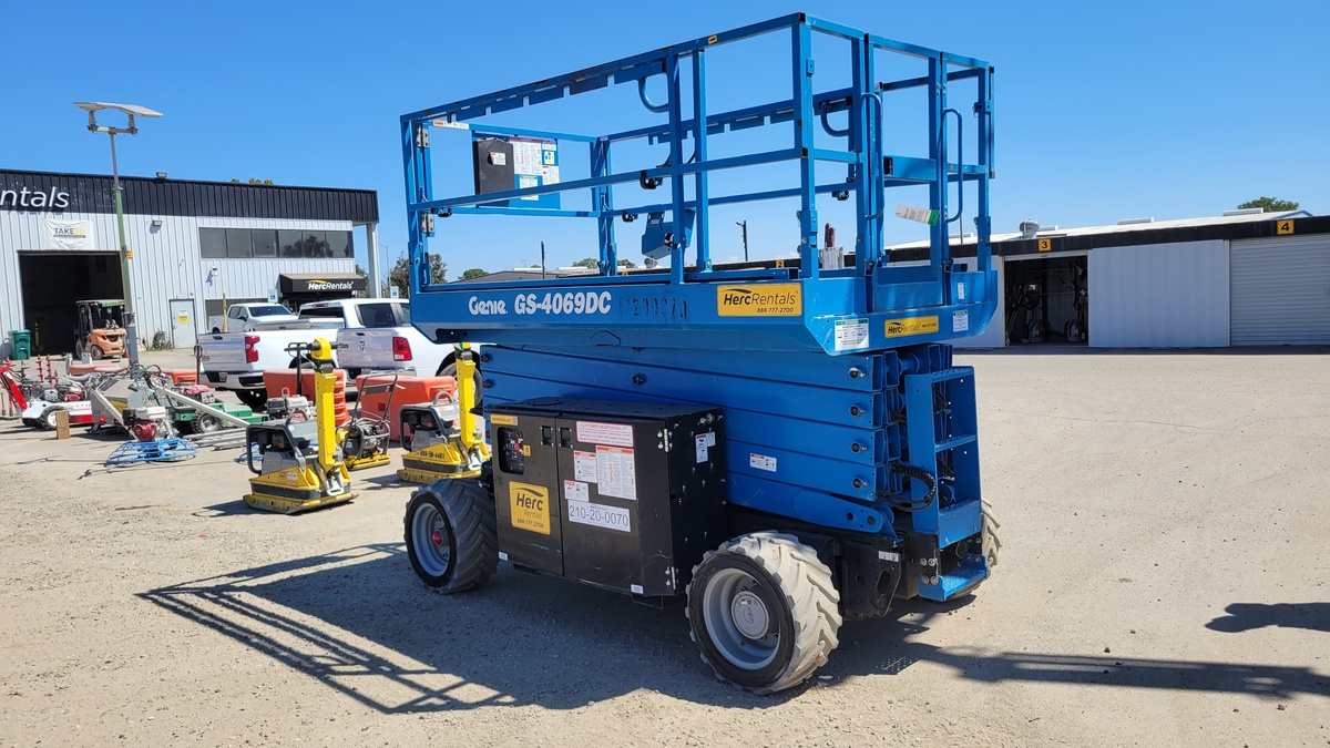 2016 Genie GS-4069 DC-3