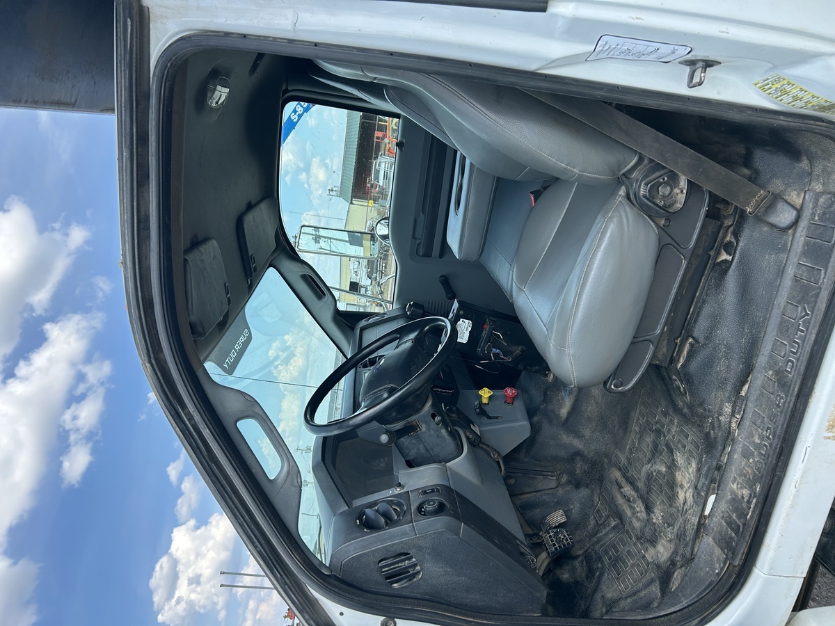 2015 Ford F750-3