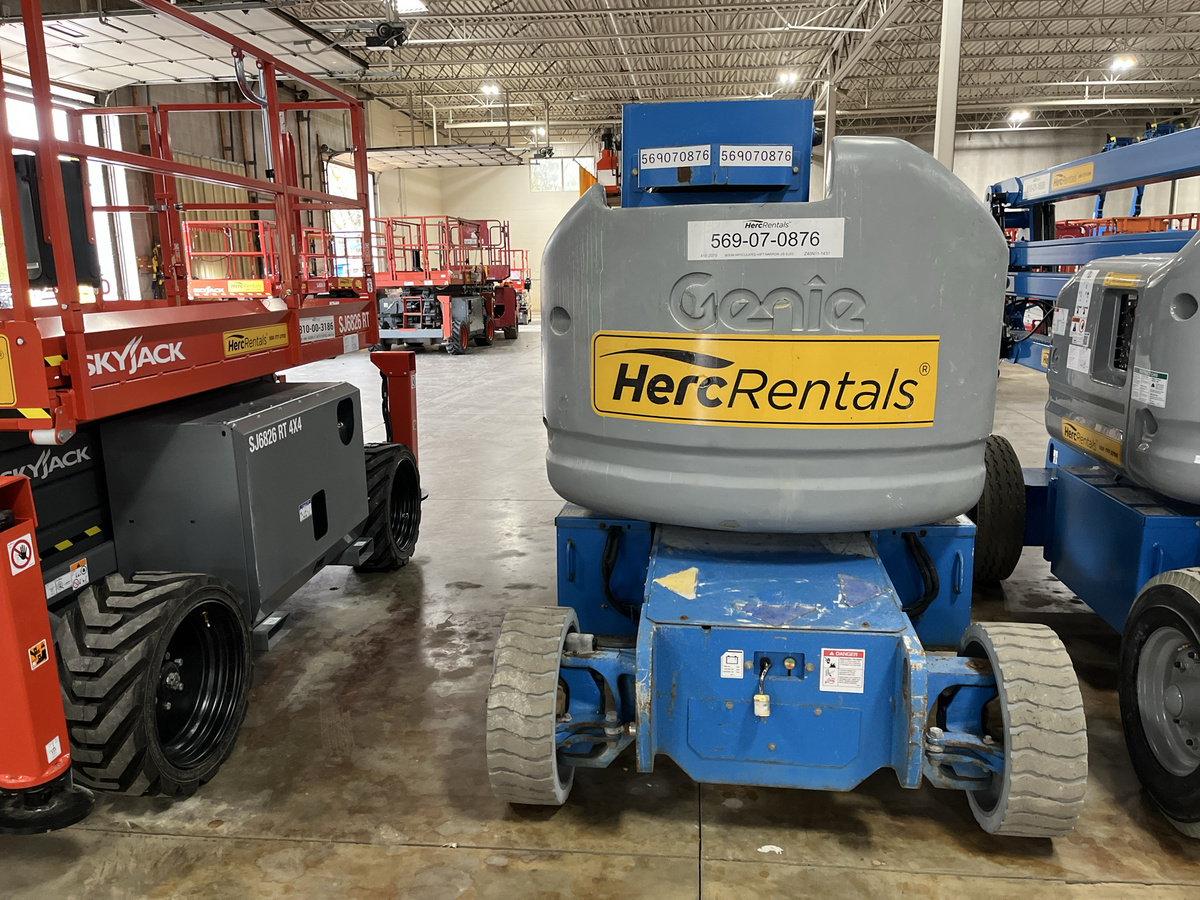 2011 Genie Z-40/23 N