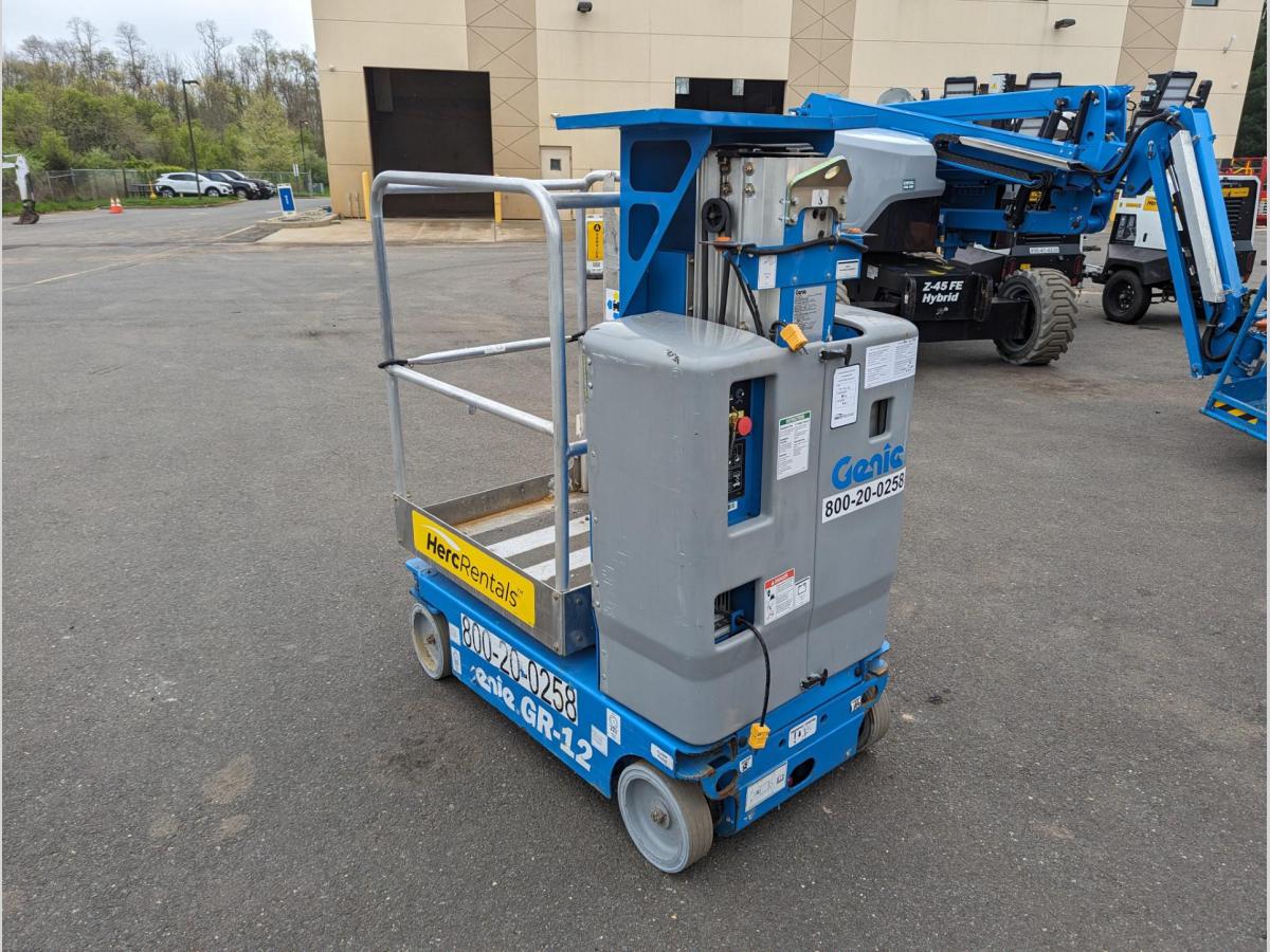 2018 Genie GR-12