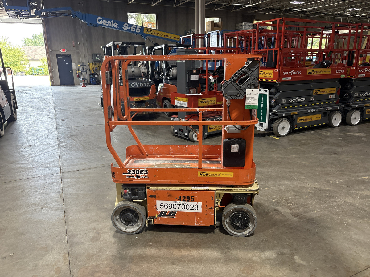 2014 JLG 1230ES-3