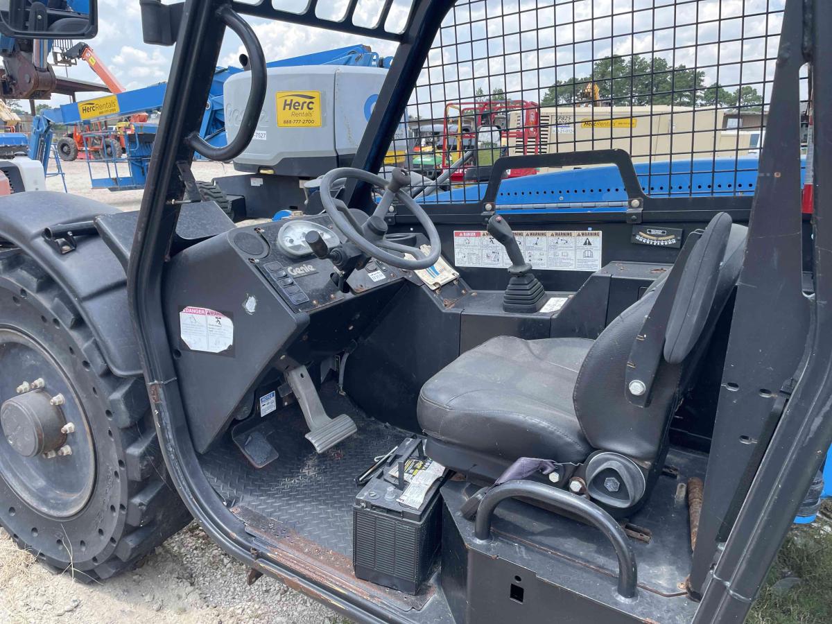 2016 Genie GTH 844