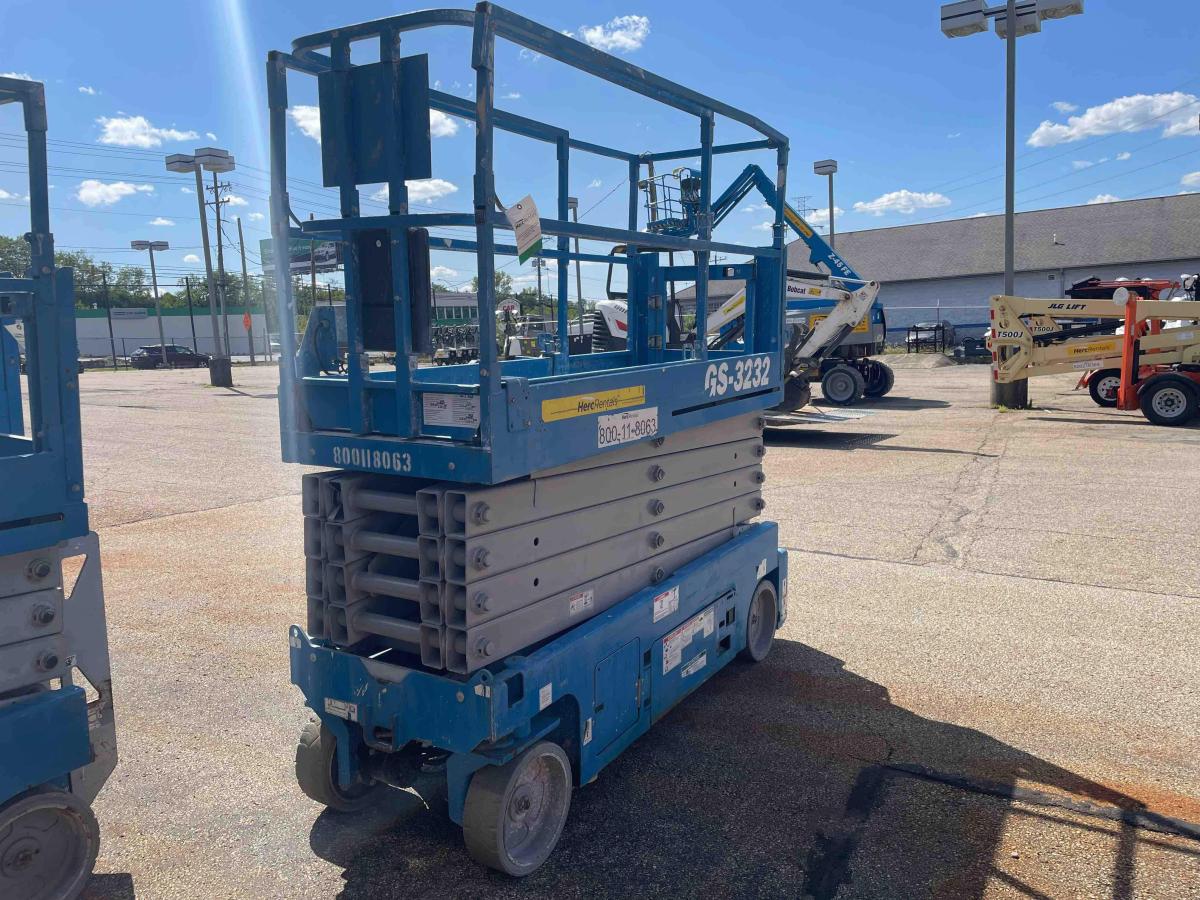 2016 Genie GS-3232