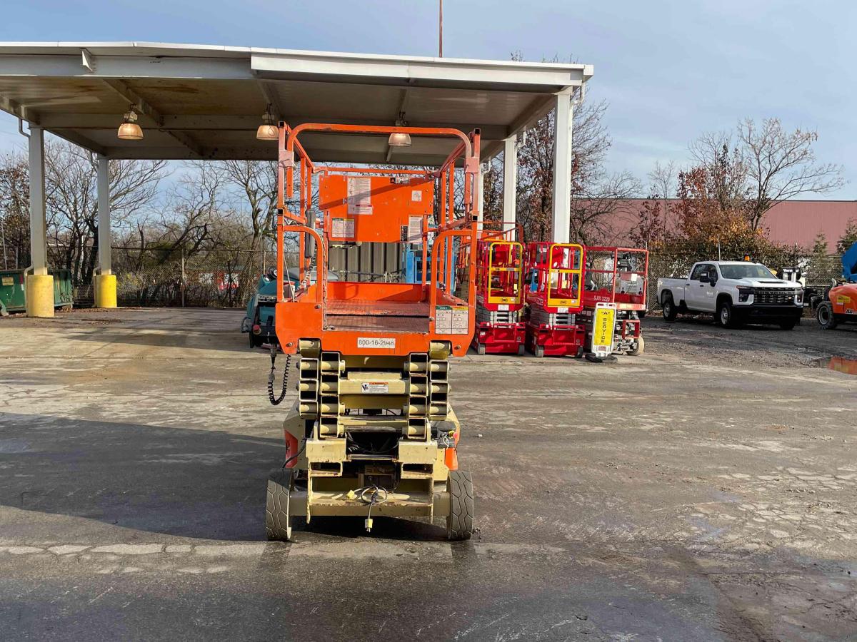 2017 JLG 3246ES-4