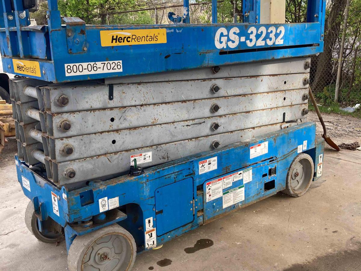 2015 Genie GS-3232