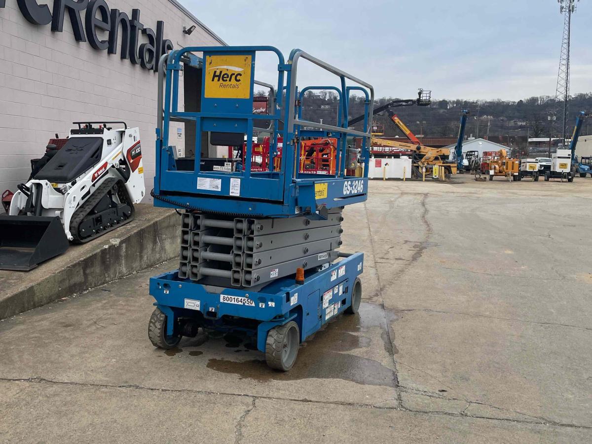 2017 Genie GS-3246