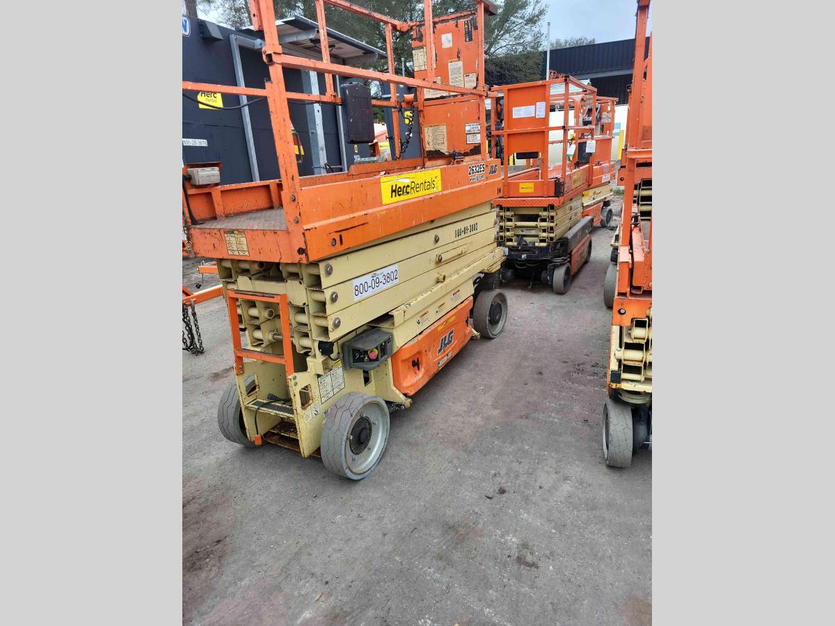 2016 JLG 2632ES