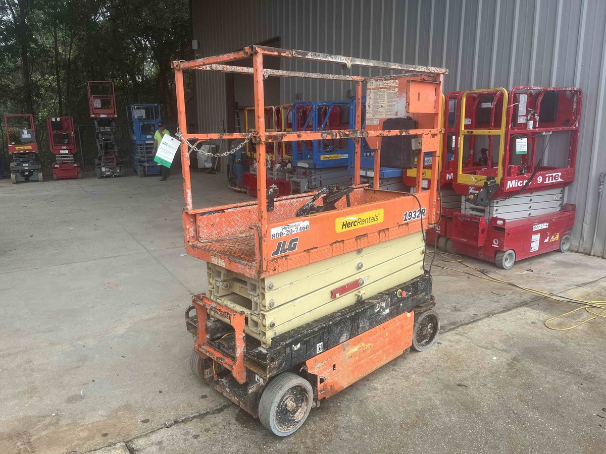 2018 JLG 1932R-2
