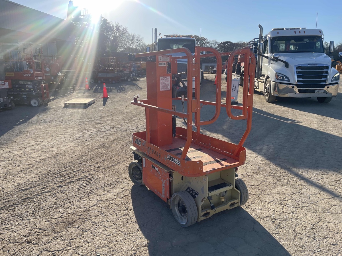 2017 JLG 1230ES-3
