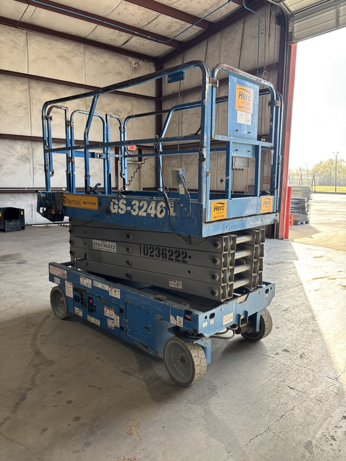 2018 Genie GS-3246